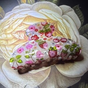Acetate Acrylic strawberries 🍓 Floral hair claw